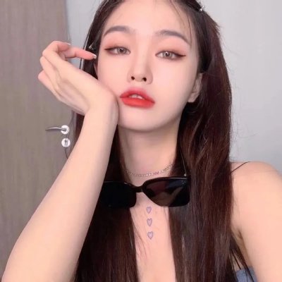 蜘蛛网中的女孩